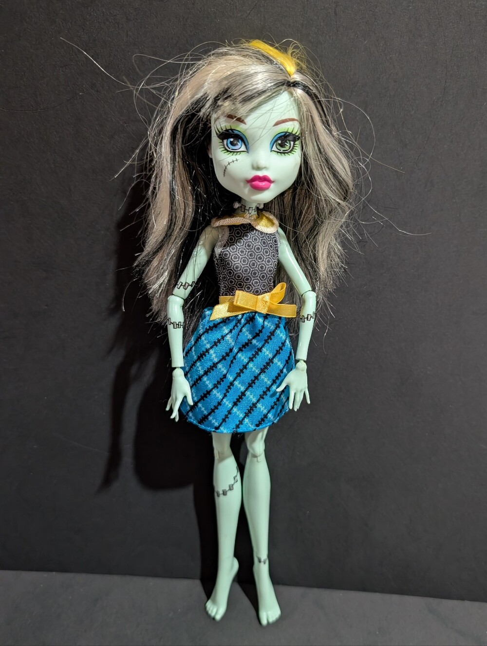 Monster High Doll Frankie Stein Picnic Casket Mattel